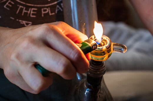 lighting a bong